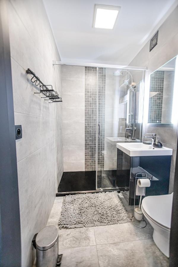 Charming Apt Next To Lazienki Park And City Center Warschau Exterior foto
