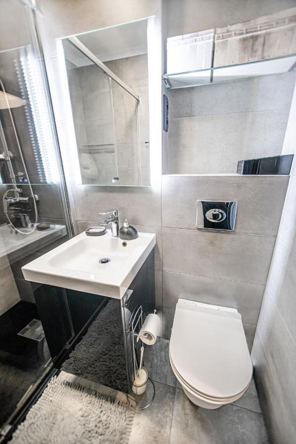 Charming Apt Next To Lazienki Park And City Center Warschau Exterior foto